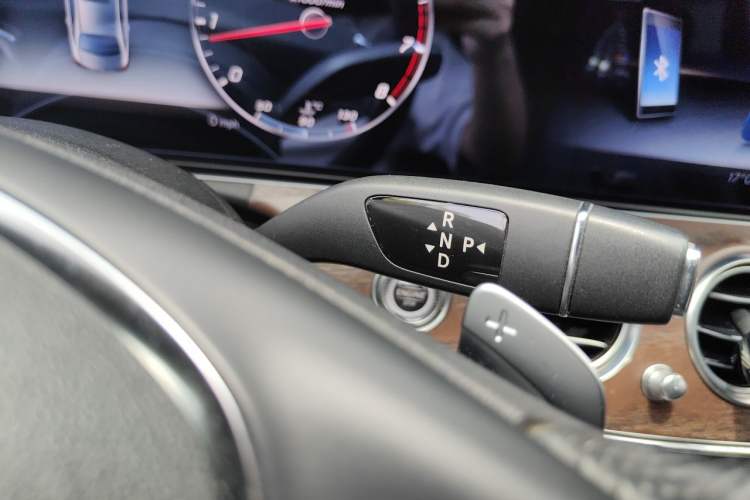 Used Mercedes-Benz E-Class 2016 E 300 L Stylish Model Gear Lever