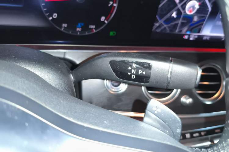 Used Mercedes-Benz E-Class 2016 E 200 L Sport Edition Gear Lever