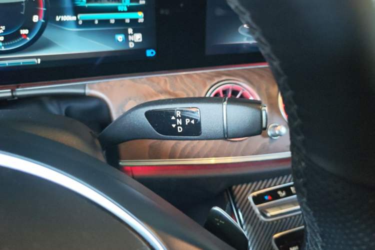 Used Mercedes-Benz E-Class 2016 E 200 L Gear Lever