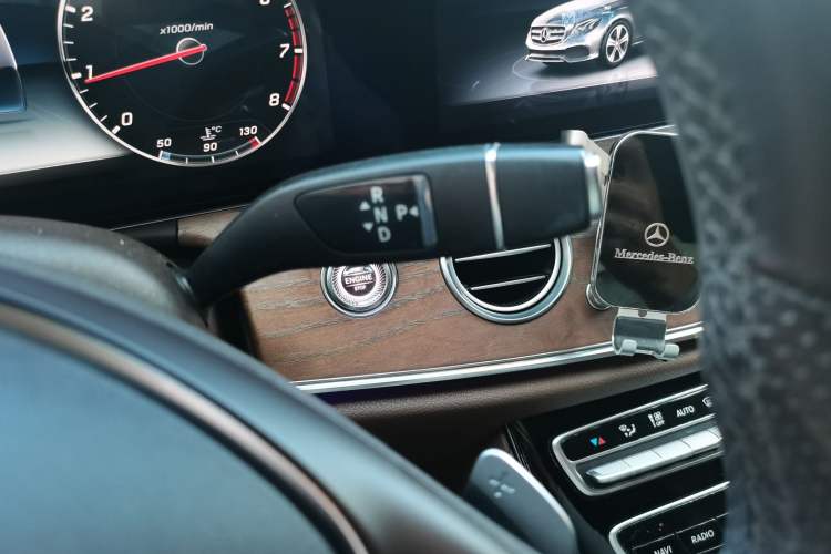 Used Mercedes-Benz E-Class 2016 E 300 L Stylish Model Gear Lever
