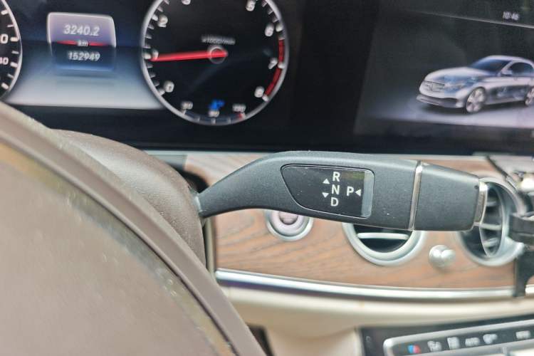 Used Mercedes-Benz E-Class 2016 E 300 L Luxury Model Gear Lever