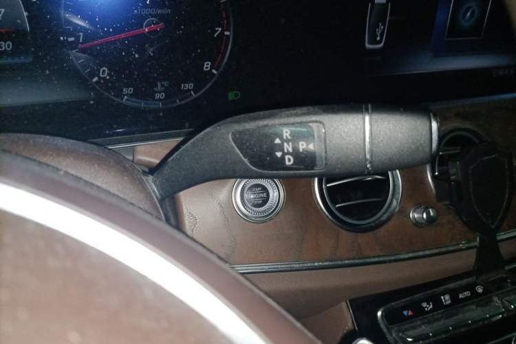 Used Mercedes-Benz E-Class 2016 E 200 L Gear Lever