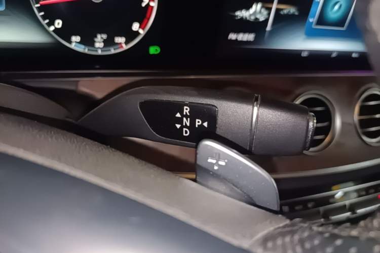 Used Mercedes-Benz E-Class 2016 E 300 L Luxury Model Gear Lever