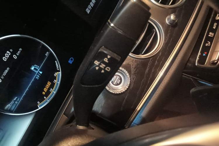 Used Mercedes-Benz E-Class 2016 E 200 L Sport Edition Gear Lever
