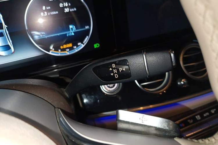 Used Mercedes-Benz E-Class 2016 E 200 L Gear Lever