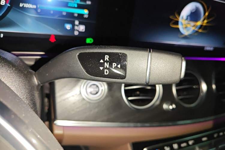 Used Mercedes-Benz E-Class 2016 E 200 L Sport Edition Gear Lever