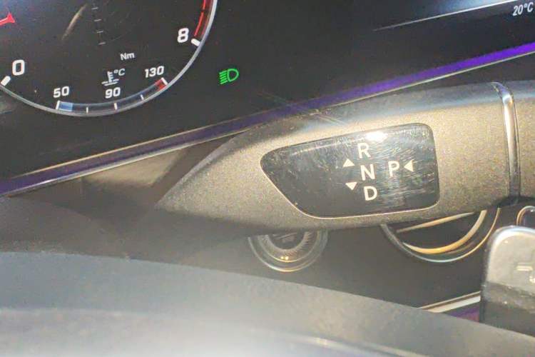 Used Mercedes-Benz E-Class 2016 E 200 L Sport Edition Gear Lever