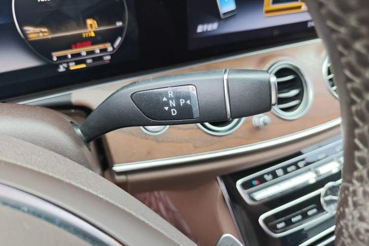 Used Mercedes-Benz E-Class 2016 E 300 L Stylish Model Gear Lever