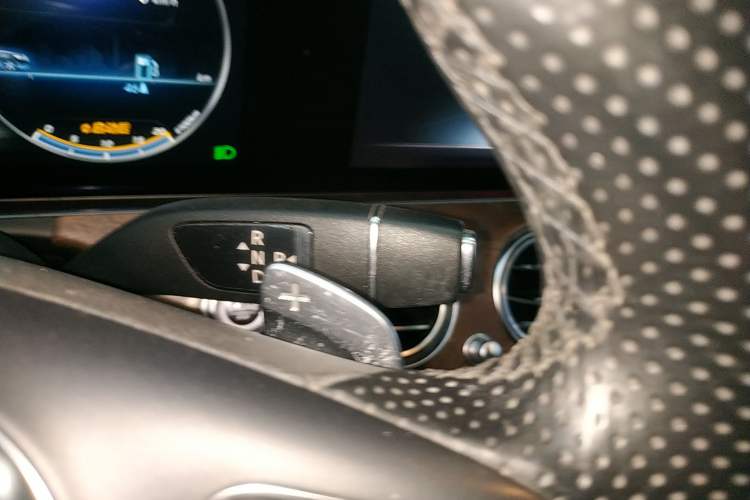 Used Mercedes-Benz E-Class 2016 E 300 L Stylish Model Gear Lever