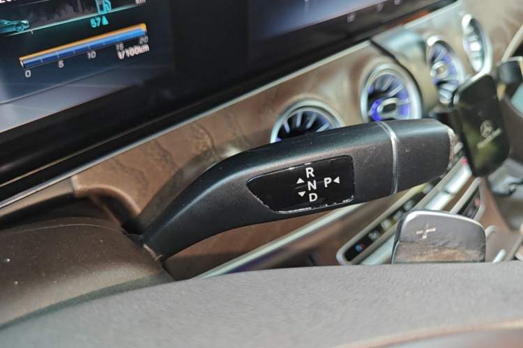Used Mercedes-Benz E-Class 2016 E 300 L Stylish Model Gear Lever