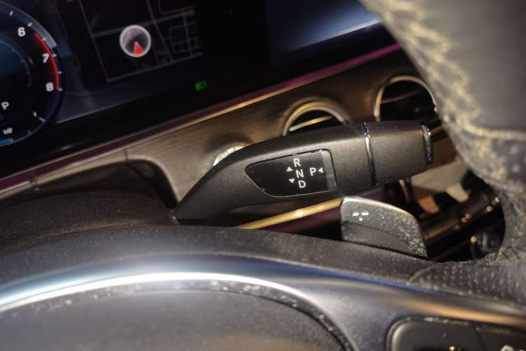 Used Mercedes-Benz E-Class 2016 E 300 L Sporty and Stylish Model Gear Lever