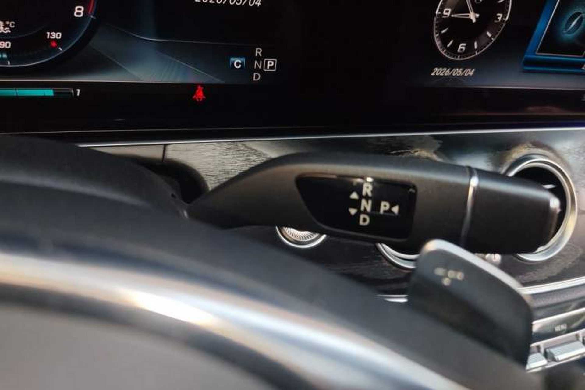 Used Mercedes-Benz E-Class 2016 E 300 L Sporty and Stylish Model Gear Lever