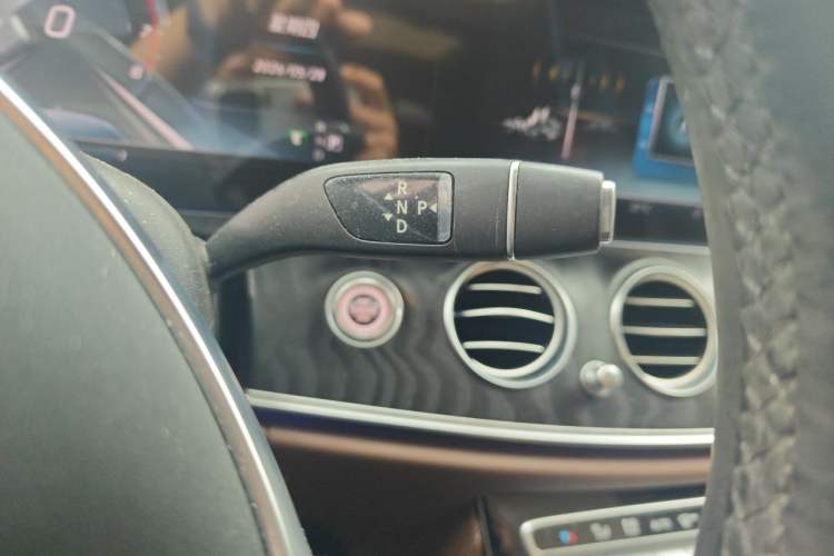 Used Mercedes-Benz E-Class 2016 E 200 L Sport Edition Gear Lever