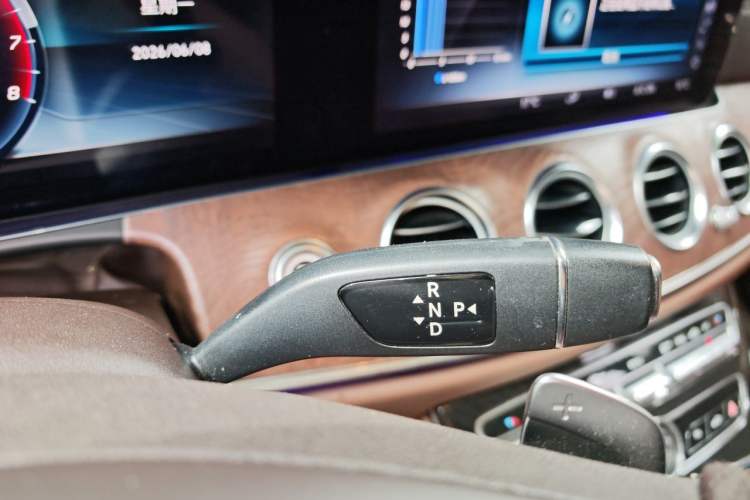 Used Mercedes-Benz E-Class 2016 E 200 L Gear Lever