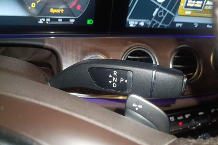 Used Mercedes-Benz E-Class 2016 E 200 L Gear Lever