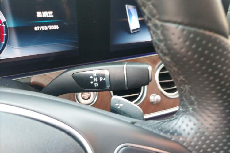 Used Mercedes-Benz E-Class 2016 E 300 L Stylish Model Gear Lever