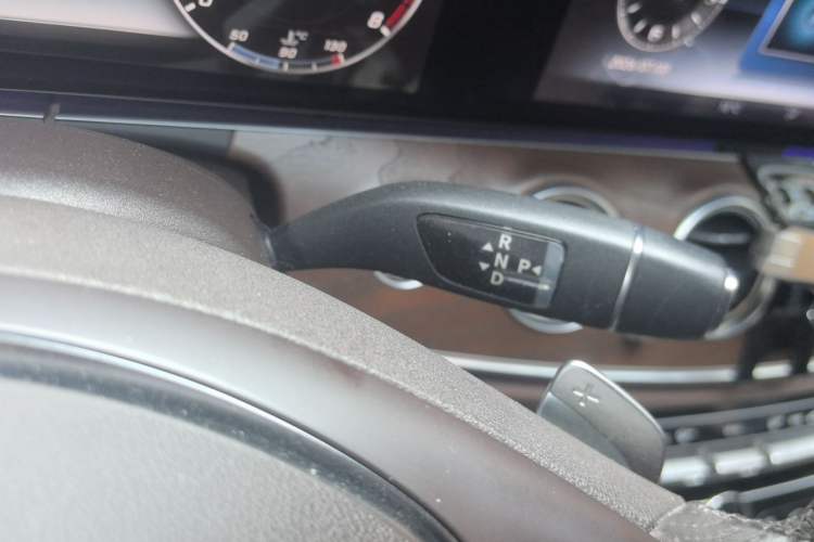 Used Mercedes-Benz E-Class 2016 E 200 L Gear Lever