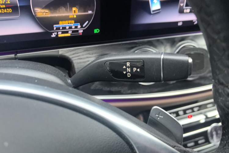 Used Mercedes-Benz E-Class 2016 E 300 L Sporty and Stylish Model Gear Lever