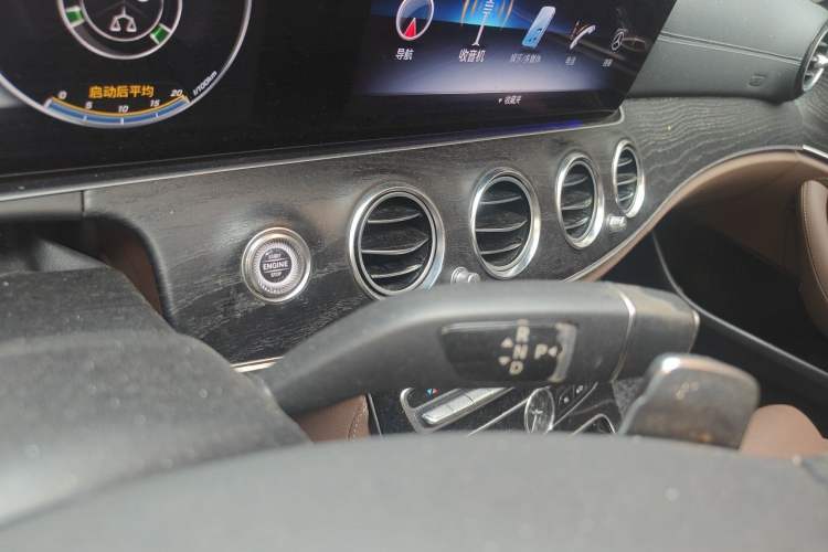 Used Mercedes-Benz E-Class 2016 E 200 L Sport Edition Gear Lever
