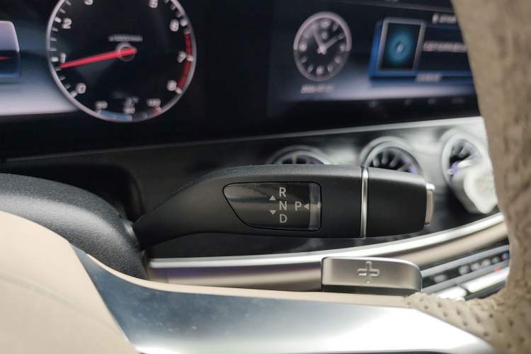 Used Mercedes-Benz E-Class 2016 E 200 L Sport Edition Gear Lever