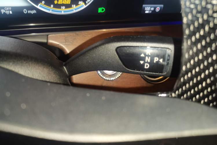 Used Mercedes-Benz E-Class 2016 E 300 L Sport Luxury Model Gear Lever