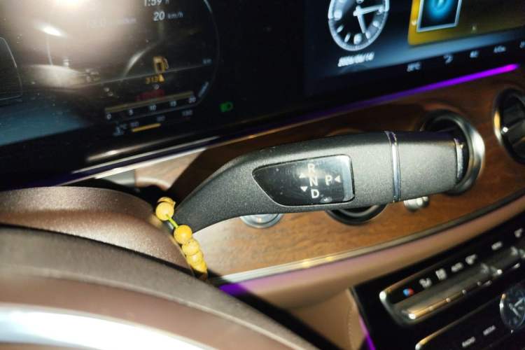 Used Mercedes-Benz E-Class 2016 E 200 L Gear Lever