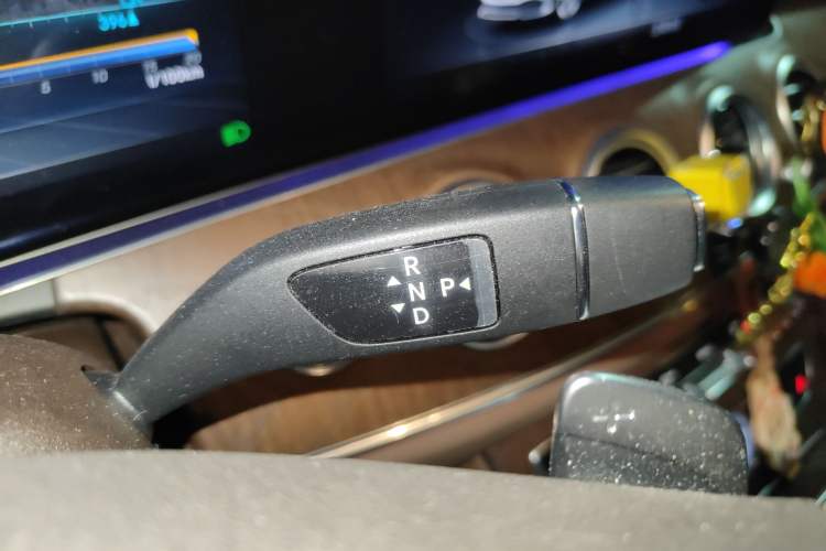 Used Mercedes-Benz E-Class 2016 E 200 L Gear Lever
