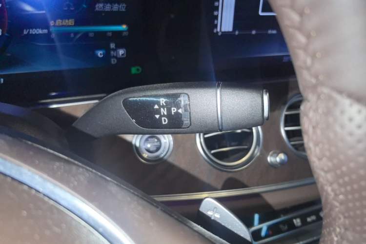 Used Mercedes-Benz E-Class 2016 E 200 L Gear Lever