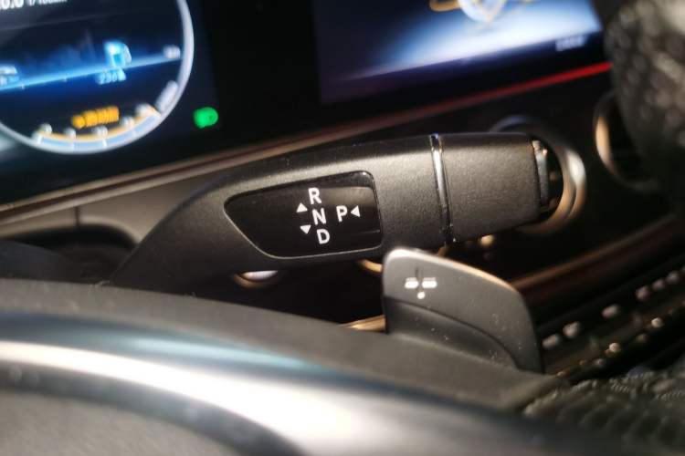 Used Mercedes-Benz E-Class 2016 E 200 L Sport Edition Gear Lever