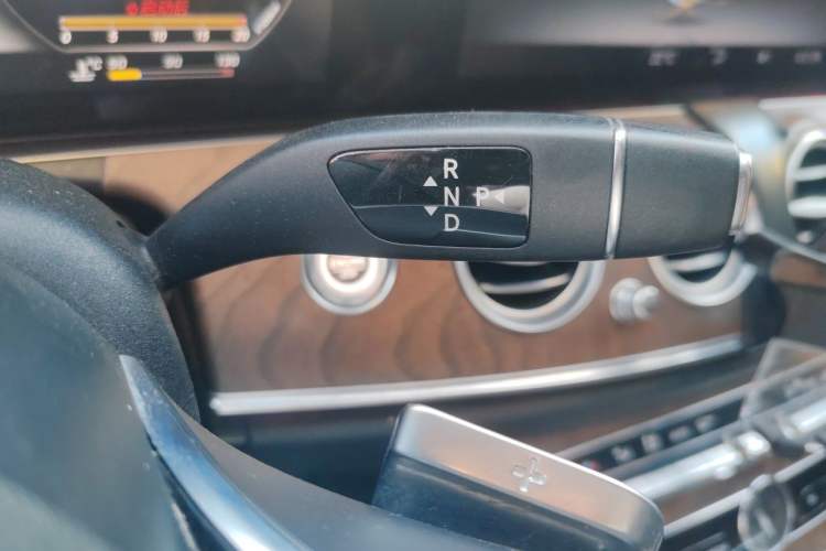 Used Mercedes-Benz E-Class 2016 E 300 L Stylish Model Gear Lever