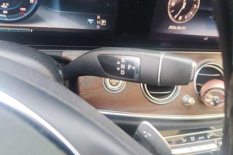 Used Mercedes-Benz E-Class 2016 E 300 L Stylish Model Gear Lever