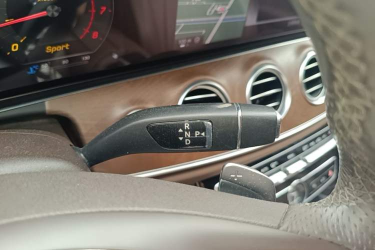 Used Mercedes-Benz E-Class 2016 E 300 L Stylish Model Gear Lever
