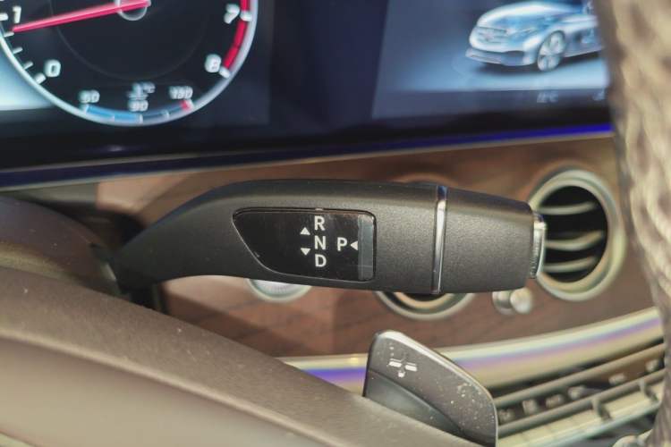 Used Mercedes-Benz E-Class 2016 E 200 L Gear Lever