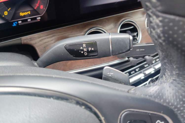 Used Mercedes-Benz E-Class 2016 E 200 L Gear Lever
