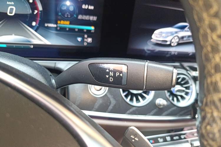Used Mercedes-Benz E-Class 2016 E 300 L Sporty and Stylish Model Gear Lever