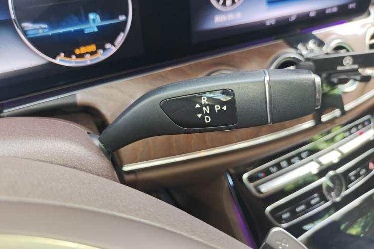 Used Mercedes-Benz E-Class 2016 E 200 L Gear Lever