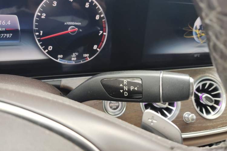Used Mercedes-Benz E-Class 2016 E 300 L Stylish Model Gear Lever