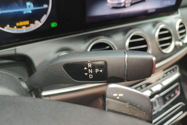 Used Mercedes-Benz E-Class 2016 E 200 L Sport Edition Gear Lever