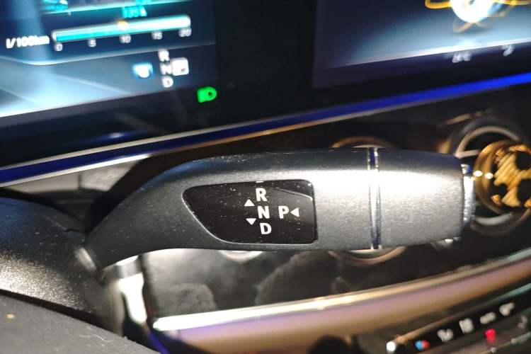 Used Mercedes-Benz E-Class 2016 E 200 L Sport Edition Gear Lever