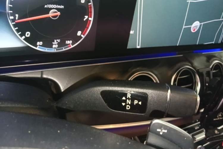 Used Mercedes-Benz E-Class 2016 E 300 L Sporty and Stylish Model Gear Lever