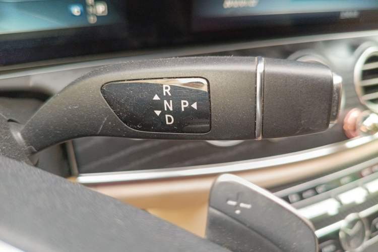 Used Mercedes-Benz E-Class 2016 E 300 L Sporty and Stylish Model Gear Lever