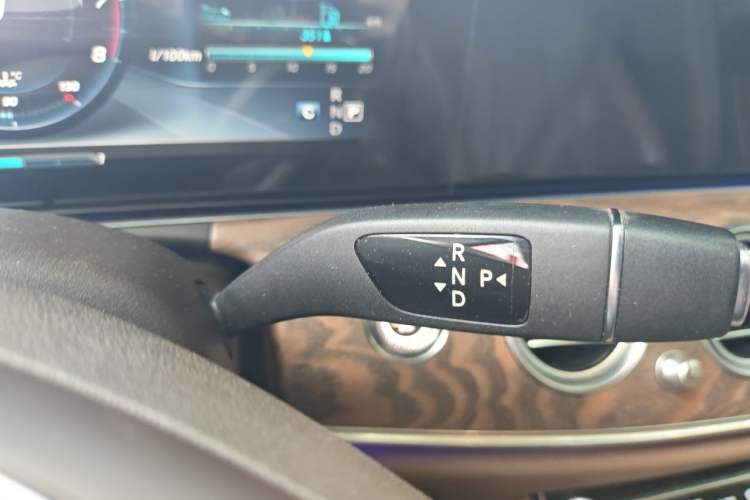 Used Mercedes-Benz E-Class 2016 E 200 L Gear Lever