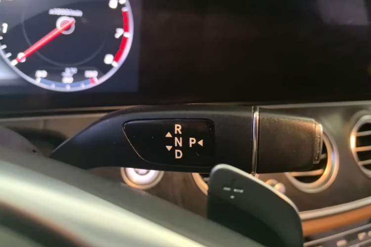 Used Mercedes-Benz E-Class 2016 E 200 L Sport Edition Gear Lever