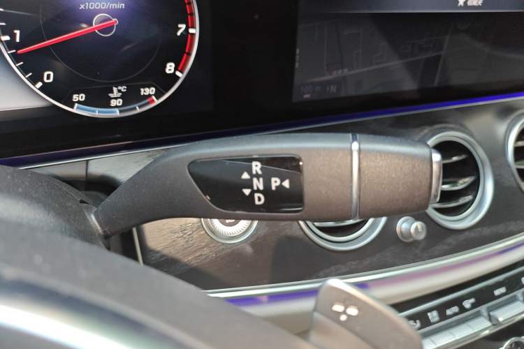 Used Mercedes-Benz E-Class 2016 E 300 L Sporty and Stylish Model Gear Lever
