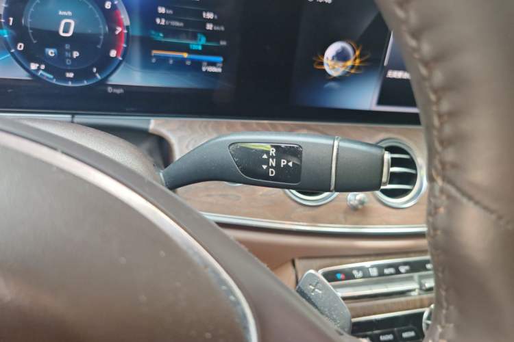 Used Mercedes-Benz E-Class 2016 E 300 L Stylish Model Gear Lever