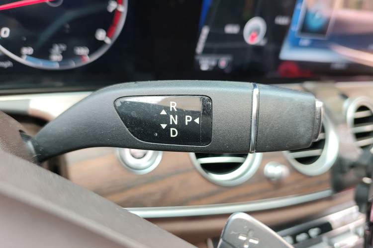 Used Mercedes-Benz E-Class 2016 E 300 L Luxury Model Gear Lever