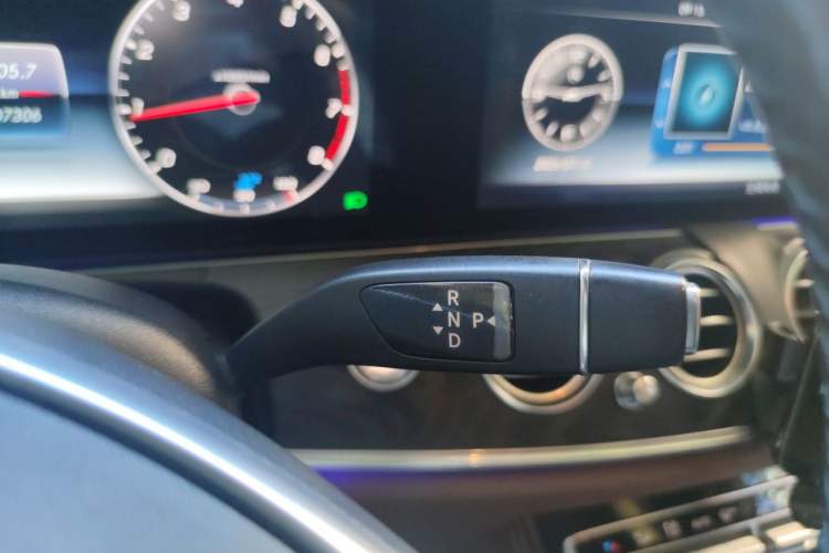 Used Mercedes-Benz E-Class 2016 E 200 L Sport Edition Gear Lever
