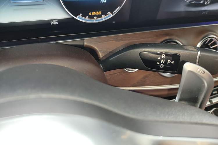 Used Mercedes-Benz E-Class 2016 E 200 L Sport Edition Gear Lever