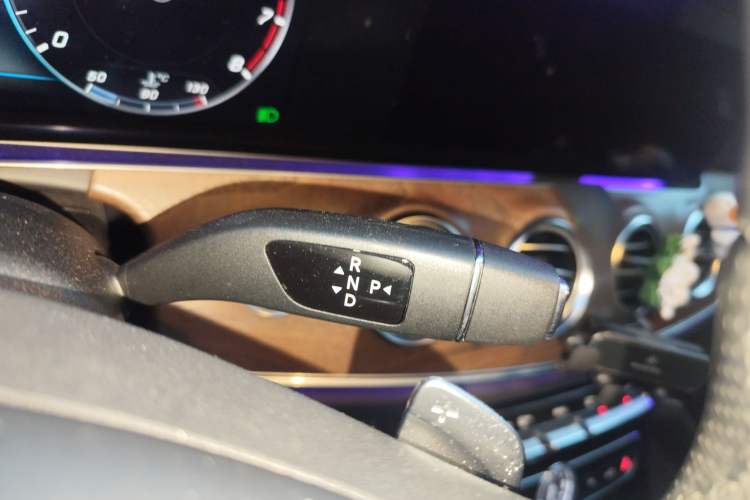 Used Mercedes-Benz E-Class 2016 E 200 L Gear Lever