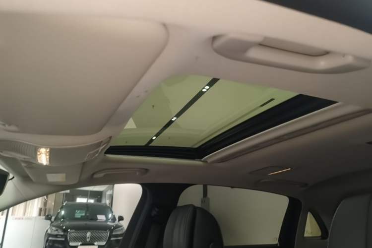 Used Mercedes-Benz E-Class 2016 E 200 L Sport Edition Headliner